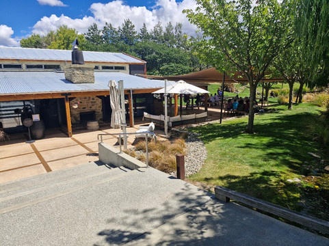 The Cloudy Bay Shed-克伦威尔镇必去景点