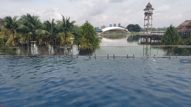 Doubletree By Hilton Putrajaya Lakeside-泳池