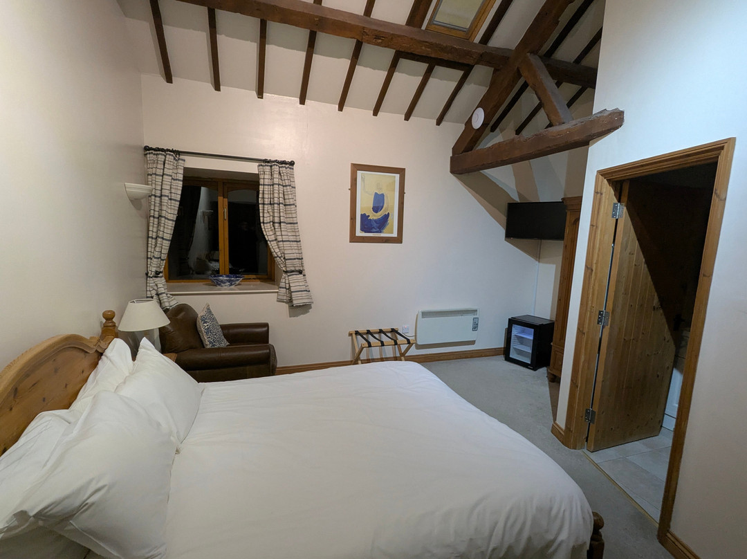 教堂农场酒店主图