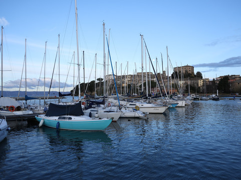 Lungolago di Capodimonte-Capodimonte必去景点