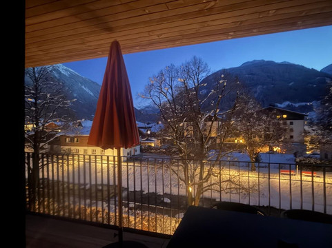 阿姆莱套房酒店主图