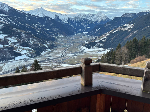 布雷尔霍夫酒店主图