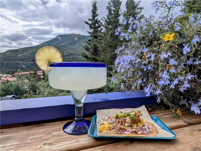 迪纳利乌鸦巢小屋酒店