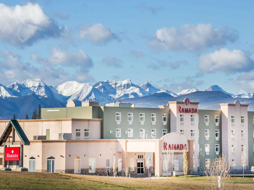 欣顿温德姆华美达酒店