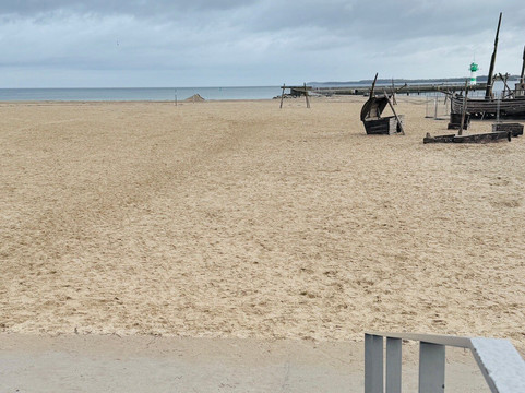 特拉沃明德罗莎酒店主图