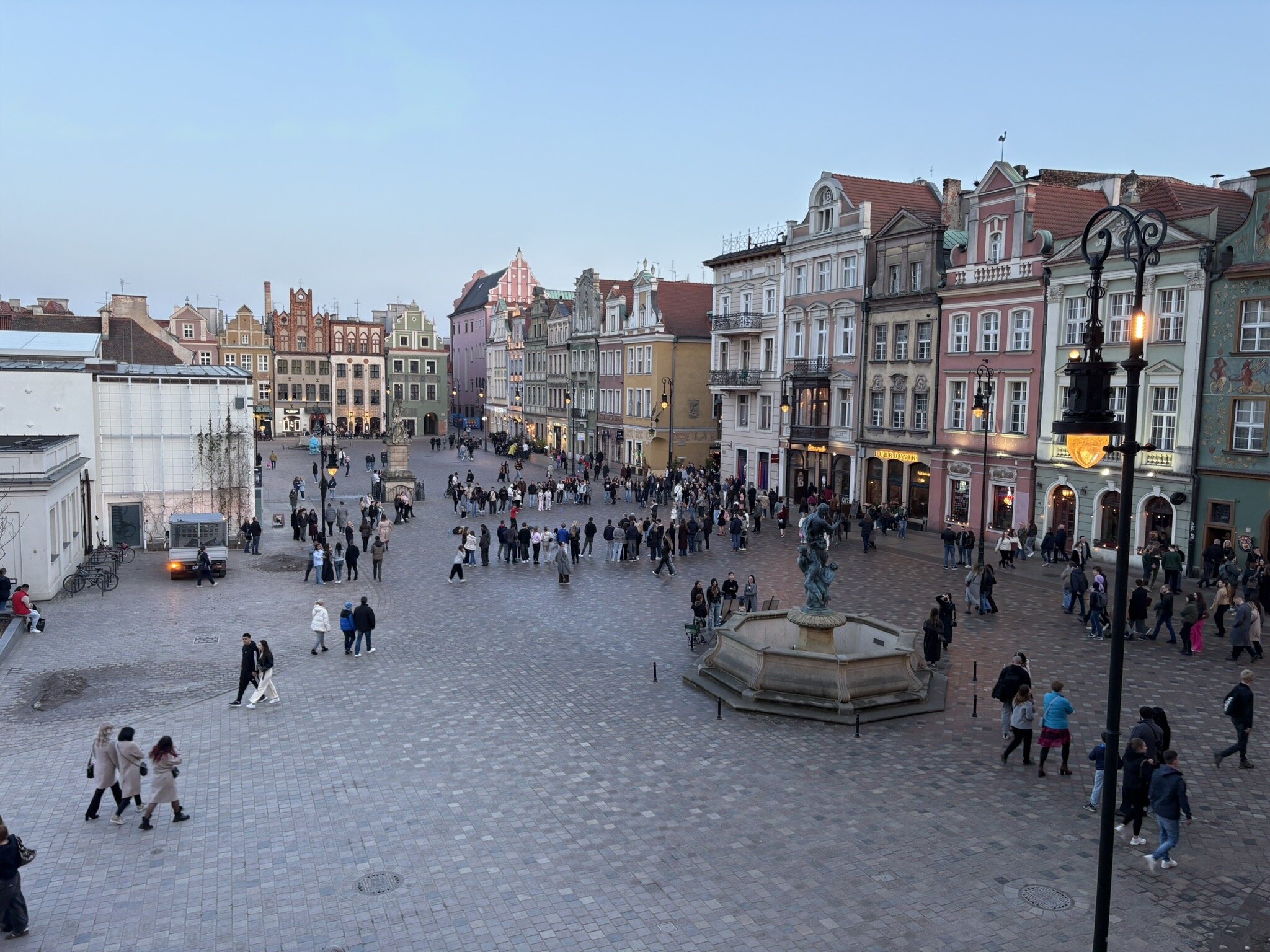 布罗瓦里亚-官方