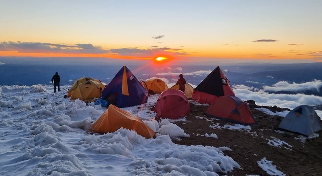 Bolivian Mountaineering-拉巴斯必去景点