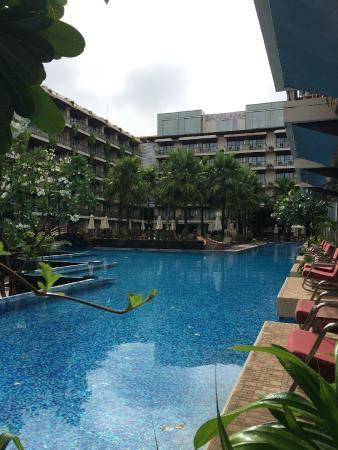 普吉岛班拉迈海滩度假酒店主图