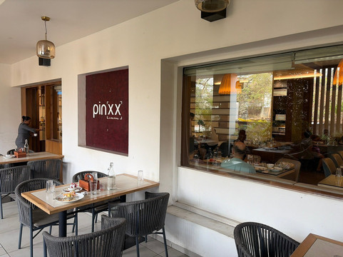 高拉普尔雷森帝Regenta Place旅馆主图