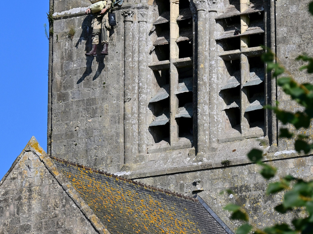 Sainte-Mere-Eglise Church-Sainte-Mere-Eglise必去景点
