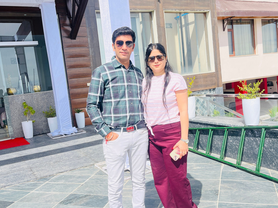 Alpine Holiday Inn, Kufri, Shimla