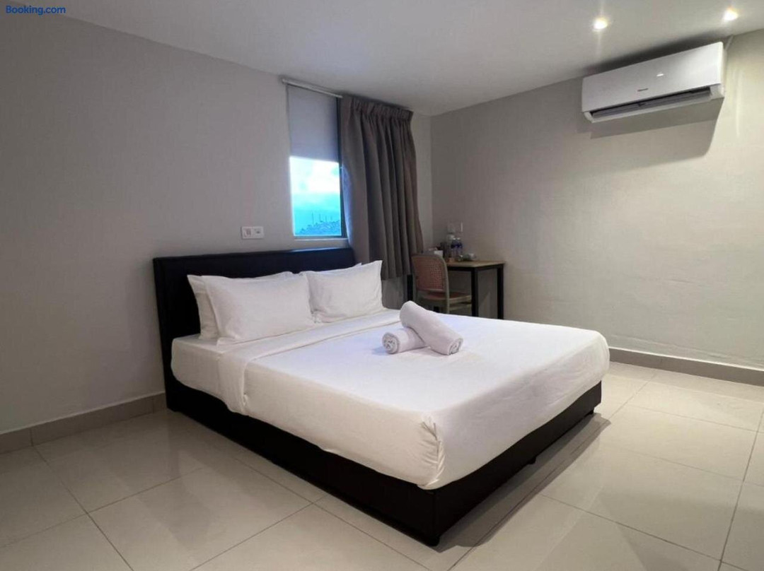Super Oyo Swing & Pillows Kajang Hotel  Near Stadium Kajang Station