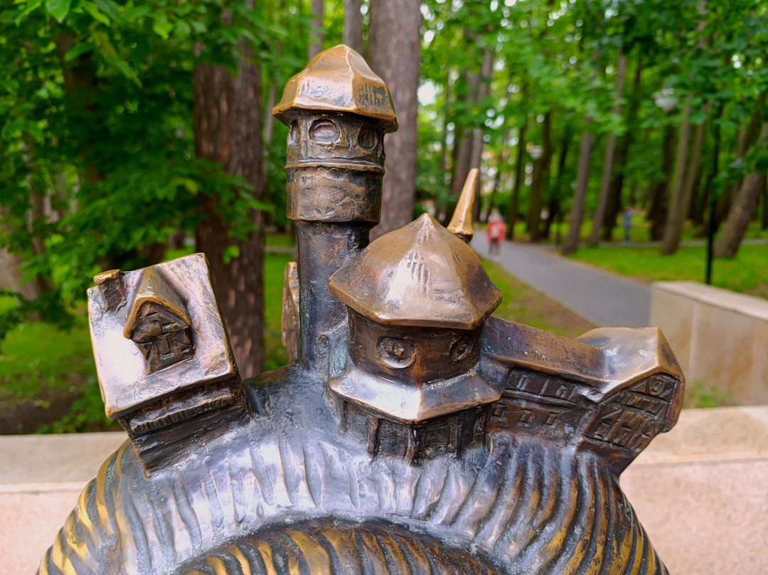 Monument to the Snail