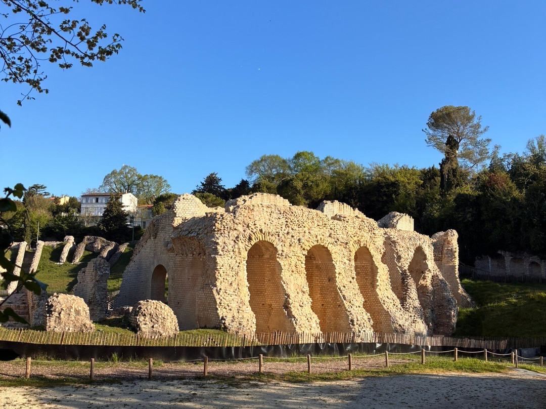 Amphithéâtre de Saintes-桑特必去景点