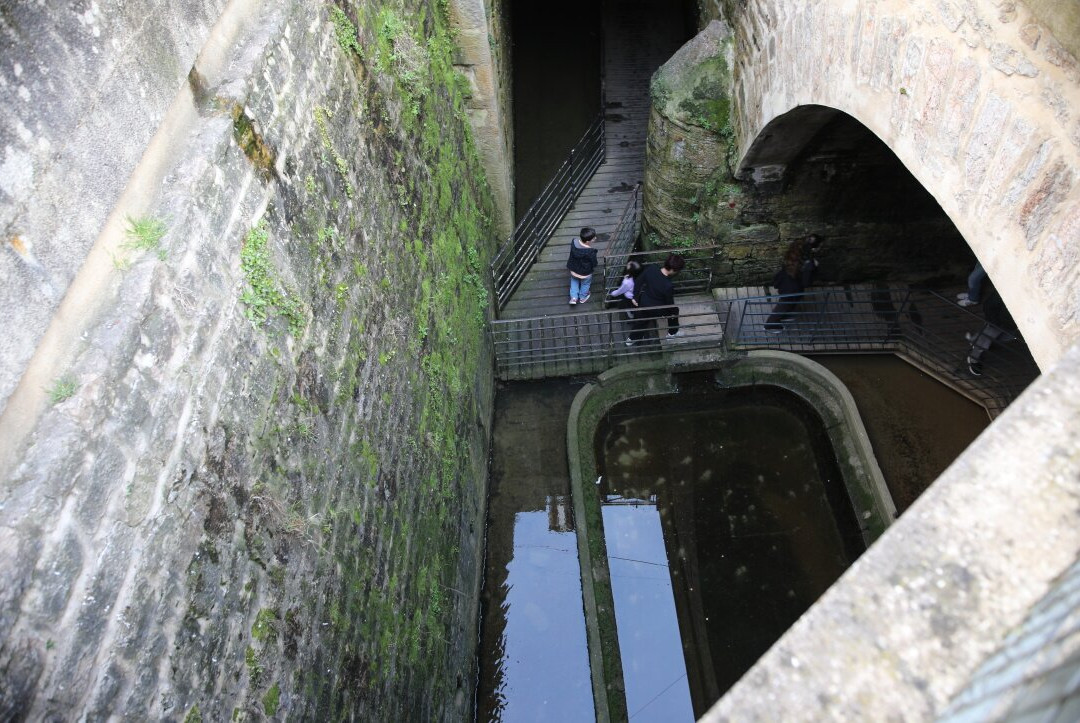 La Fontaine aux Lépreux-多勒必去景点