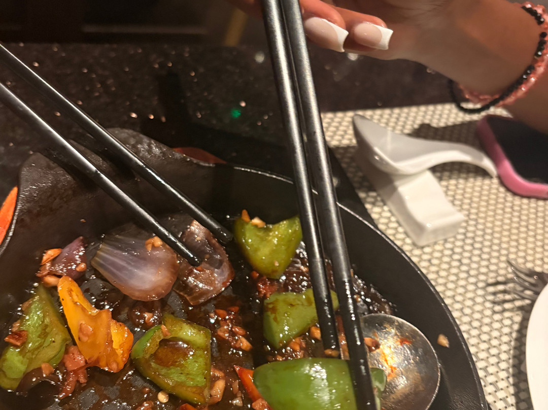 中铁尼雷尔大酒店主图