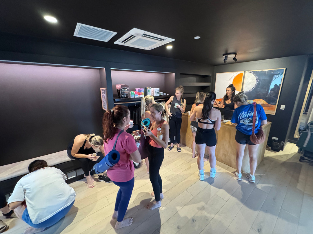 美人鱼海滩旅游景点-Flolo Studio Mermaid Beach - Yoga & Pilates