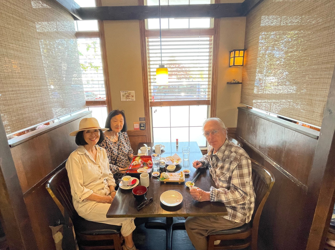 Ichiro Asian Bistro & Wine Bar主图