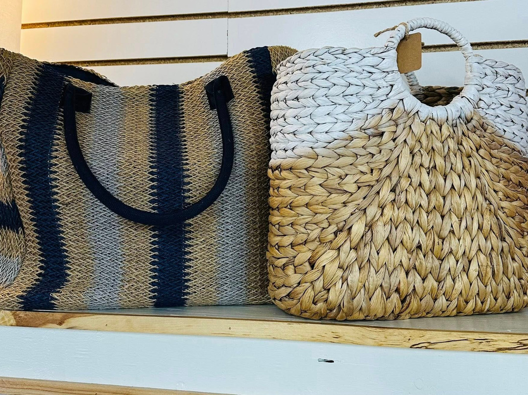 Salvage Sisters, A Repurposed Store-Baxter必去景点