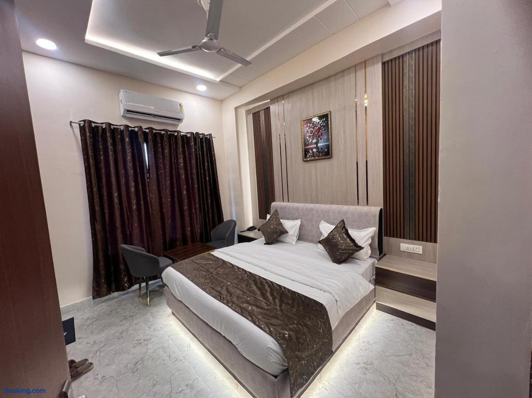 Hotel Highway Retreat