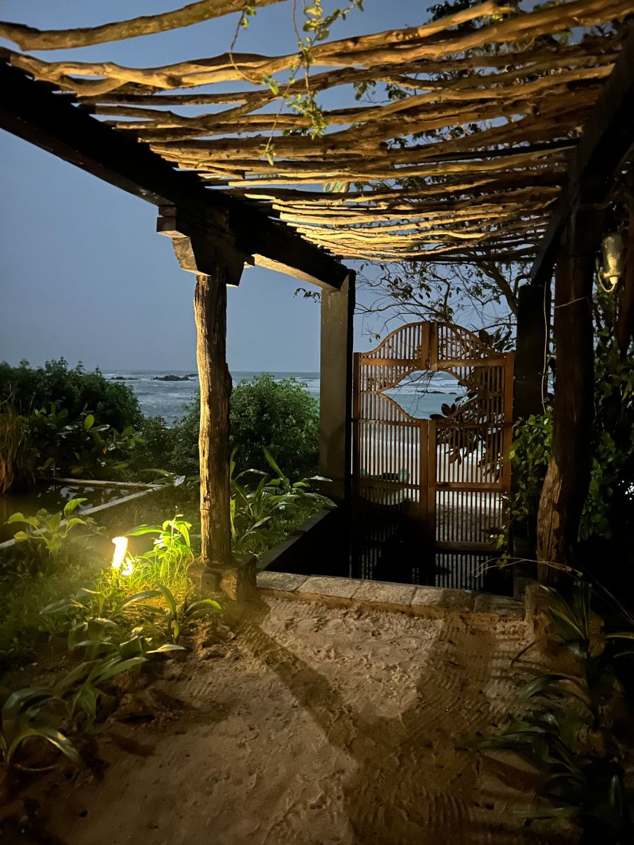 尼亚拉佛利酒店-旅行者