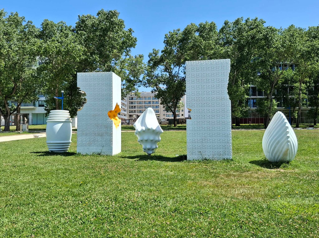 Monumento ao Ovo Mole-阿威罗必去景点