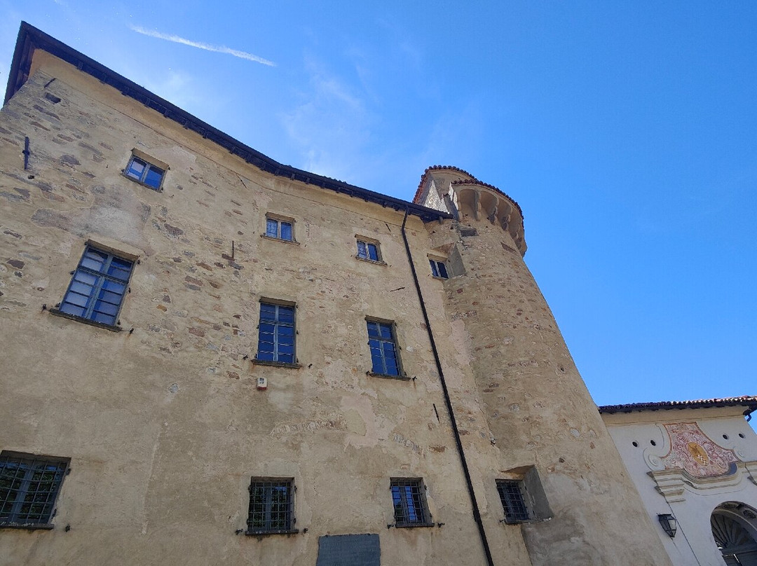 Castello di Borgo Adorno
