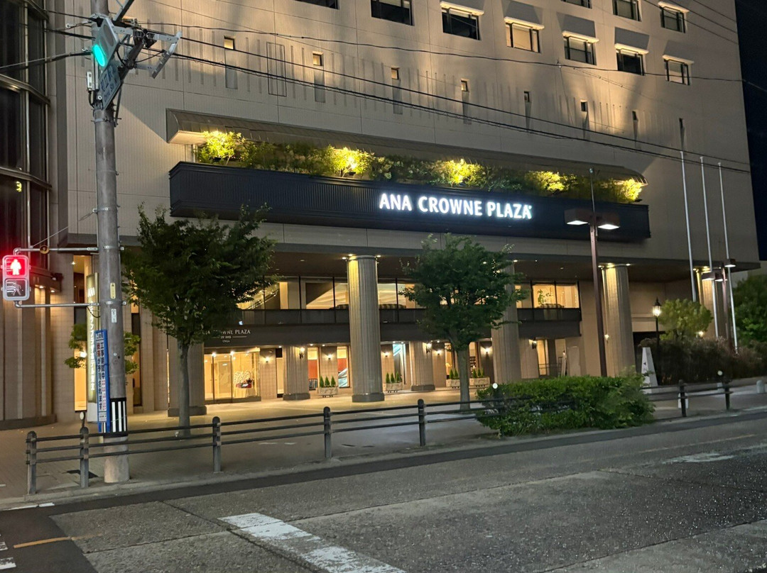 知立皇冠饭店主图