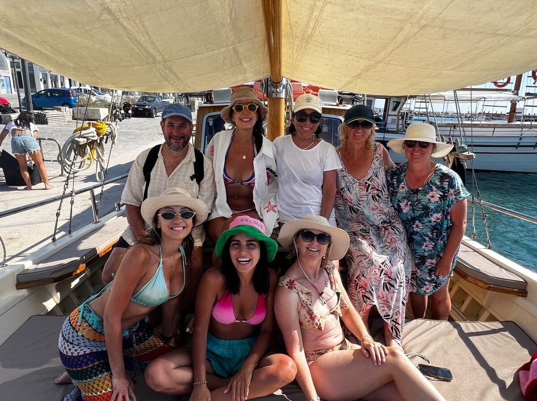 Michael Zeppos - Cruise Boat Day Tours-帕罗斯岛必去景点