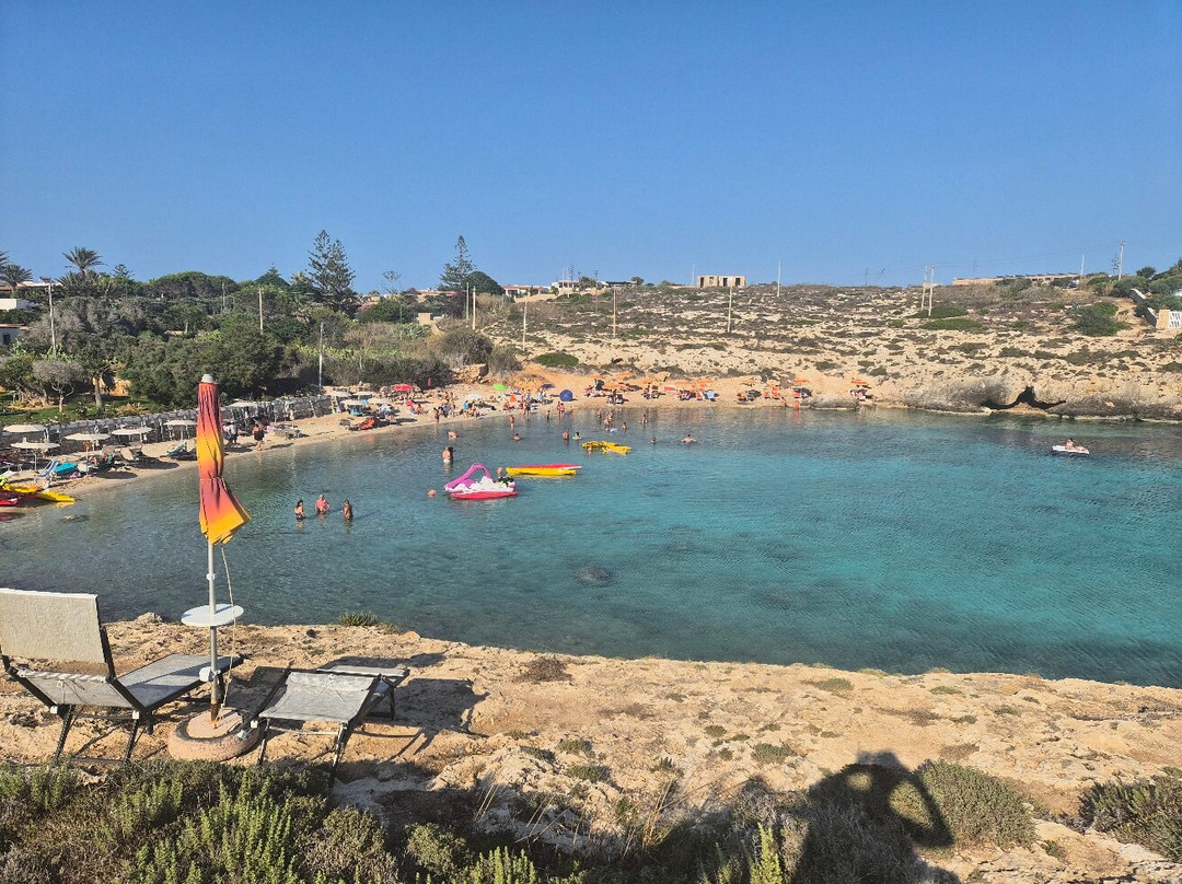 Spiaggia Cala Francese-兰佩杜萨必去景点