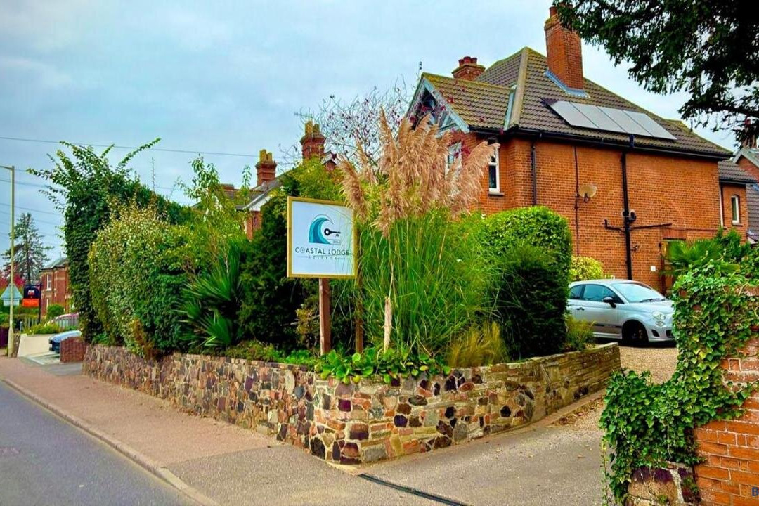 Coastal Lodge