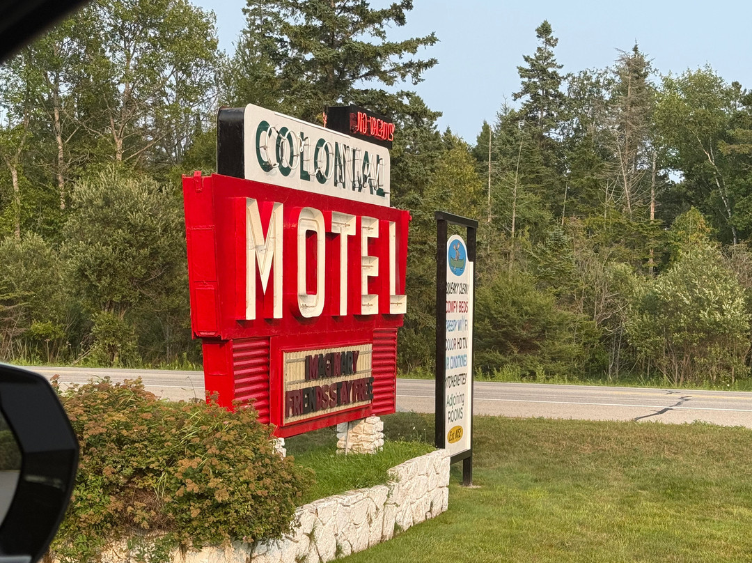Colonial Motel主图