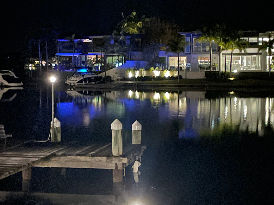 努萨入口海滨度假酒店主图