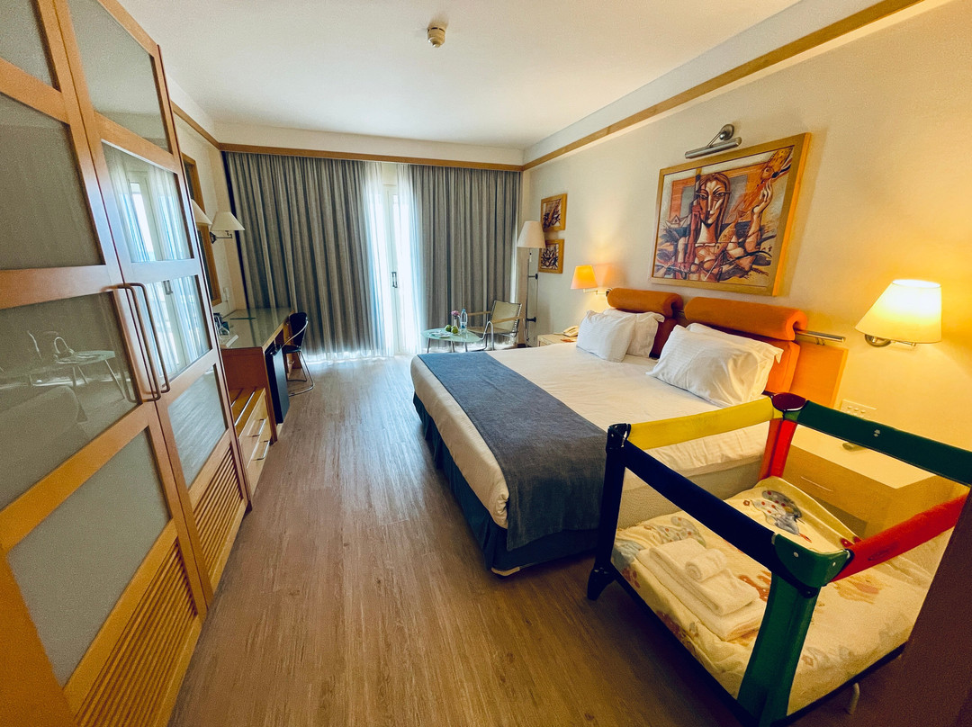 St Raphael Resort主图