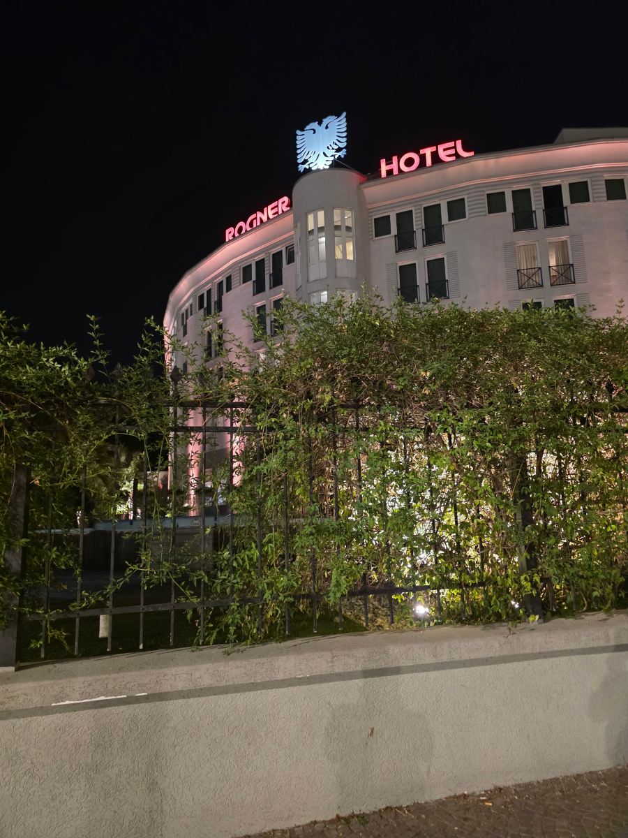 地拉那罗格纳酒店-旅行者