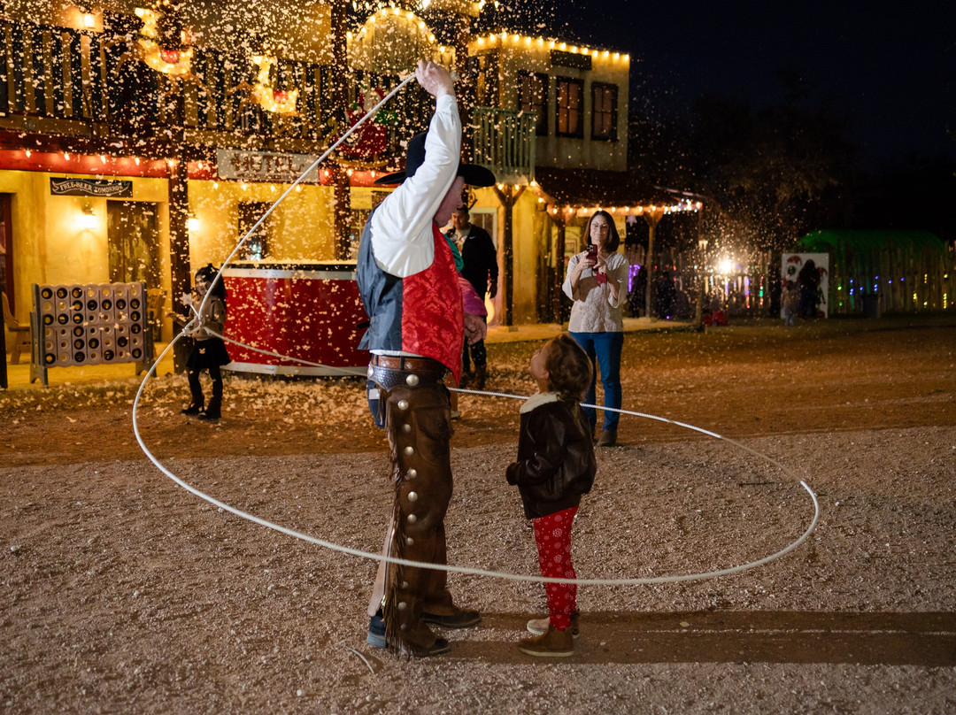 Old West Christmas Light Fest at Enchanted Springs Ranch-Boerne必去景点