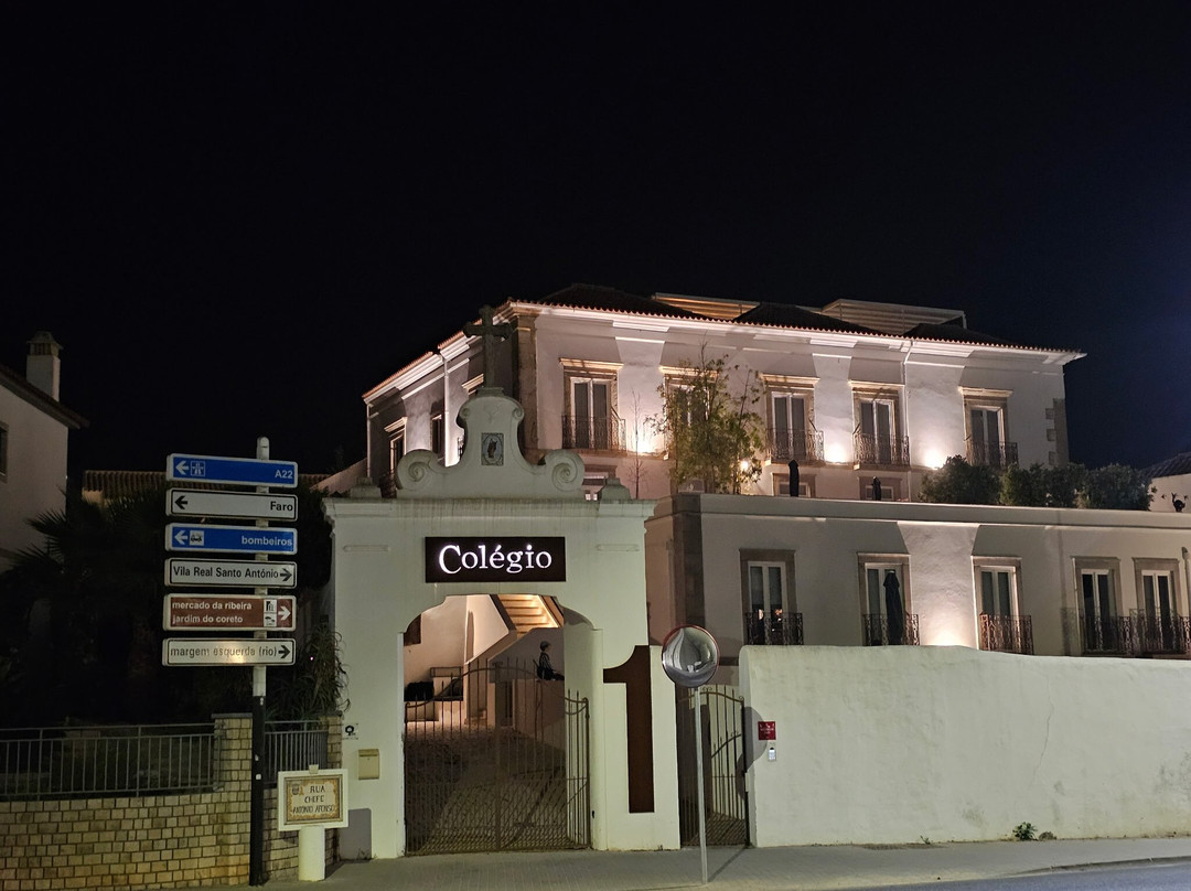 Colegio Charm House