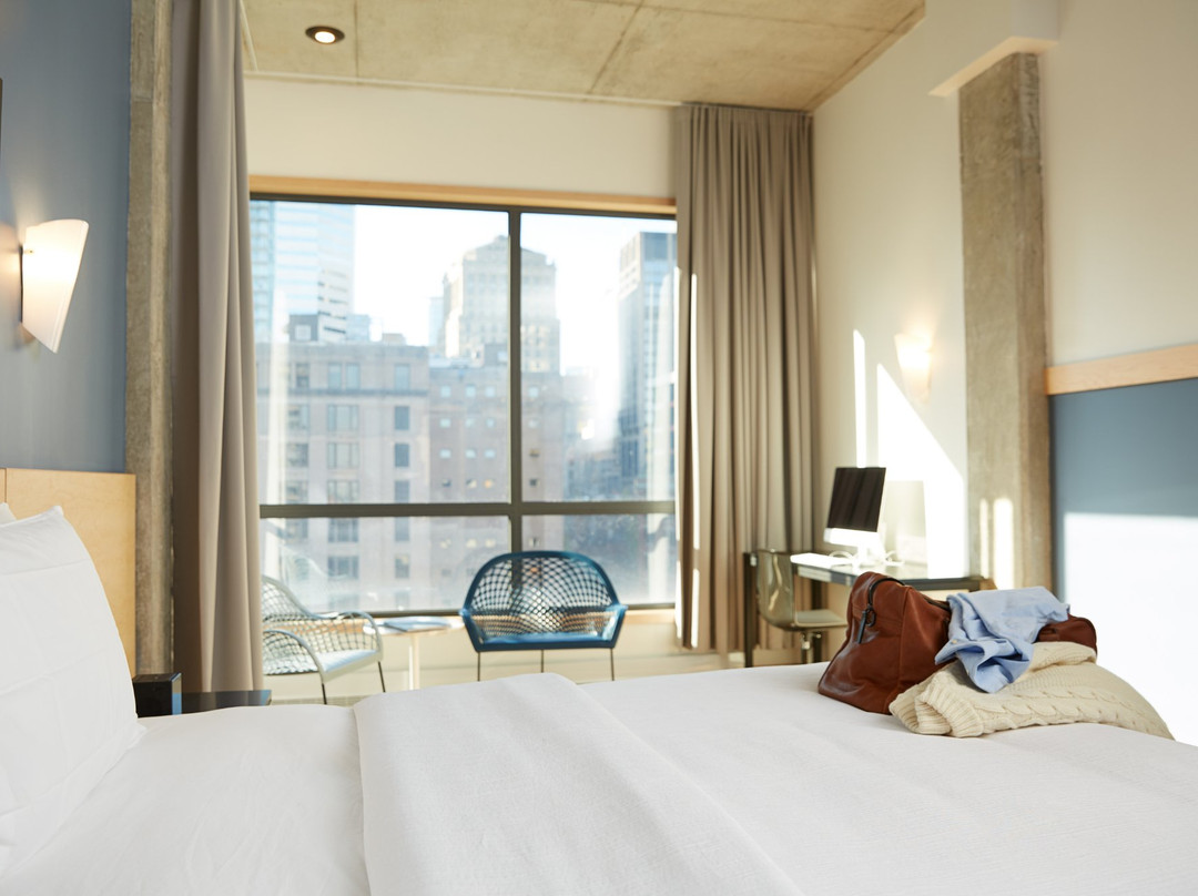 Hotel Le Dauphin Montreal Centre-Ville