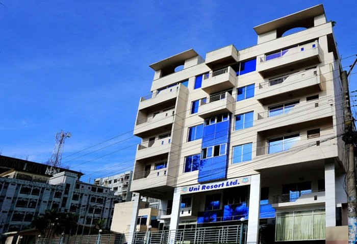 Uni Resort