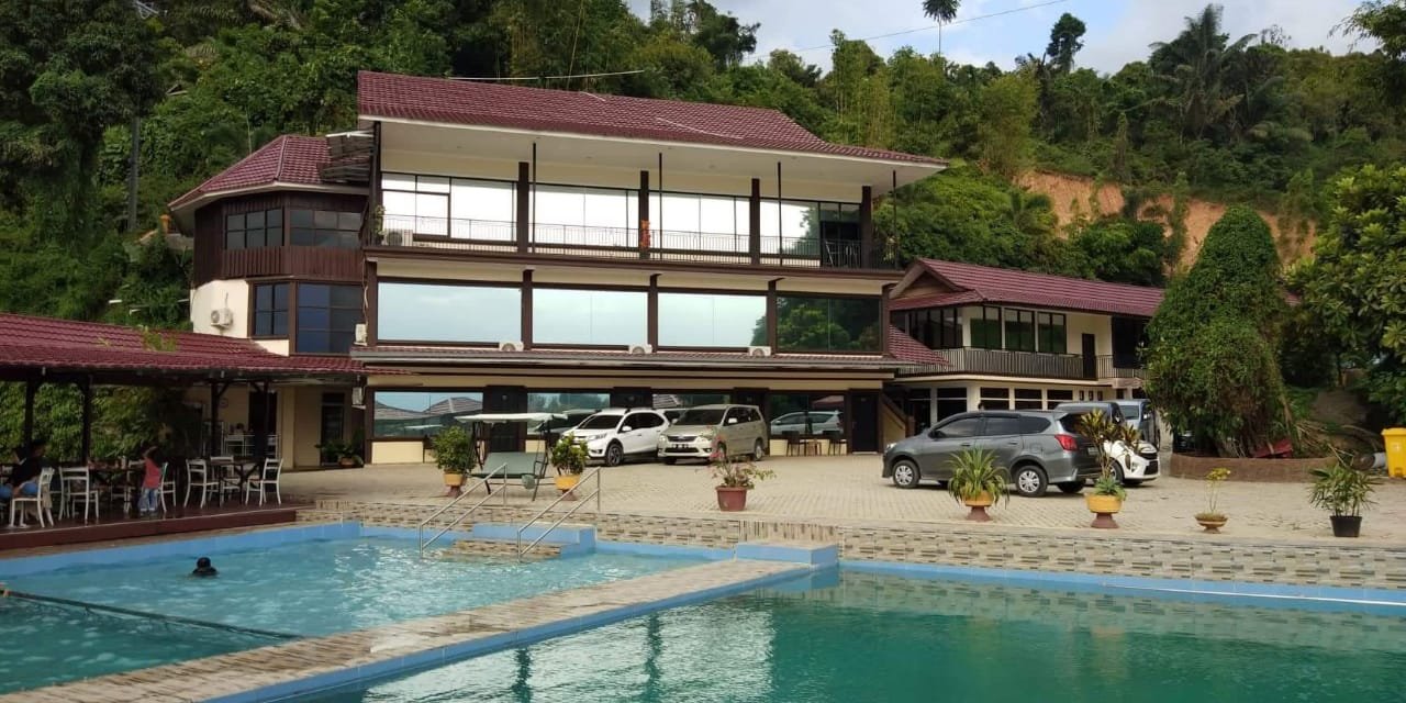 Danau Poso Resort-泳池