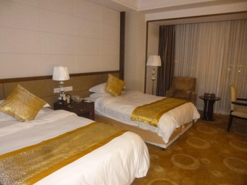 无锡明都大酒店（悦尚奥莱天一地铁站店）主图