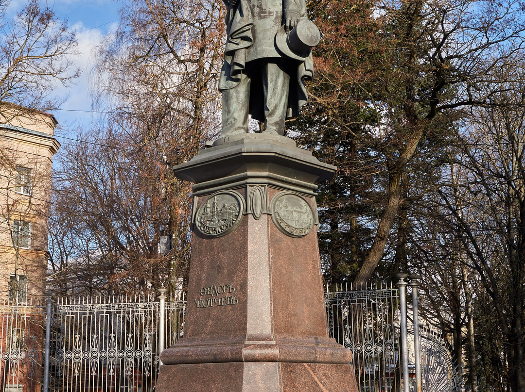 I.F. Tyutchev Monument-Bryansk必去景点