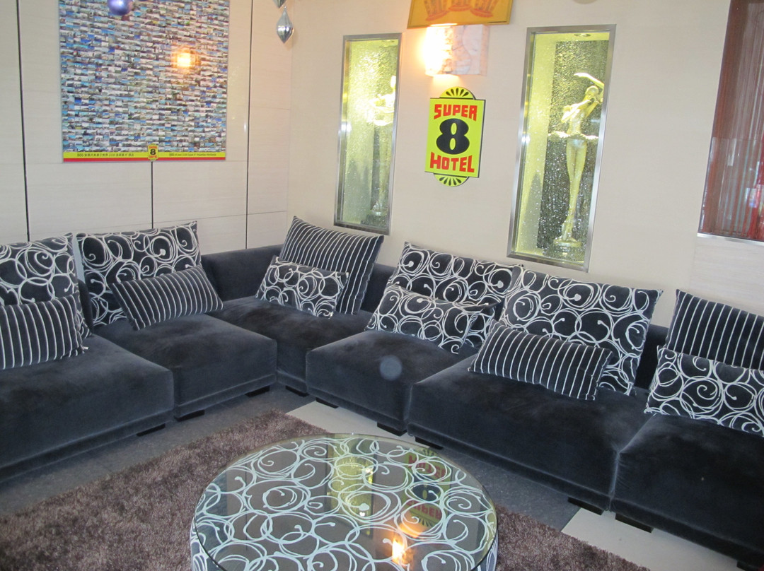 速8酒店哈尔滨中央大街店主图