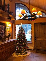 Alpine Village Suites主图