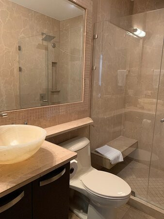 PACIFIC SUITES Boutique Hotel and Bistro主图