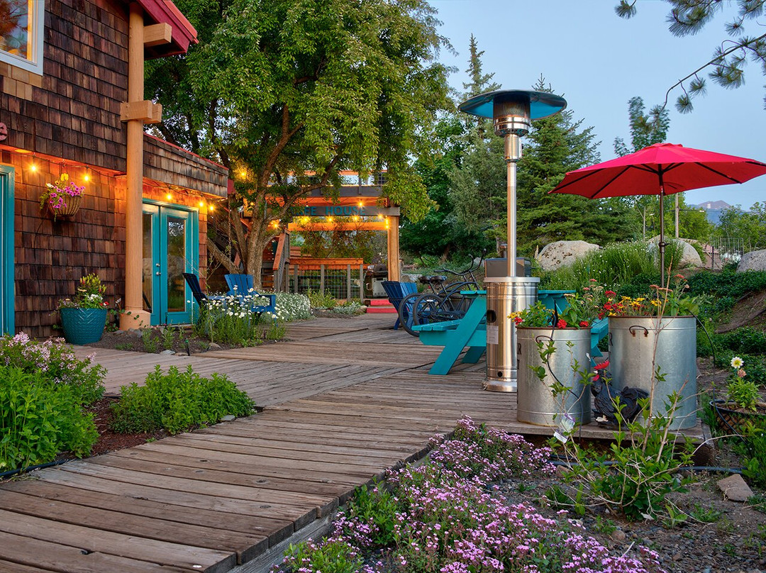 Kokanee Inn