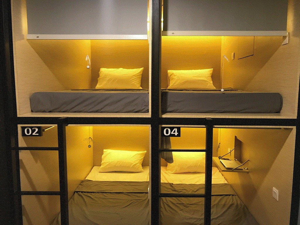 盒子里胶囊旅馆