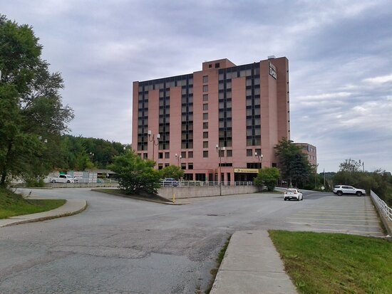 Delta Hotels by Marriott Sherbrooke Conference Center-浴室