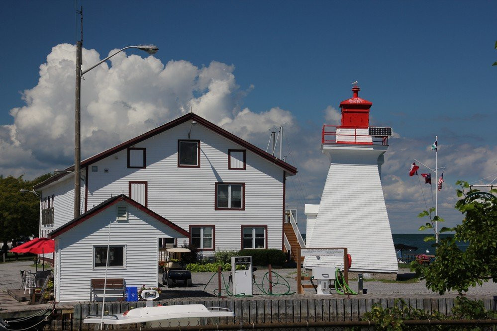 Niagara River Range Front Lighthouses景点图片