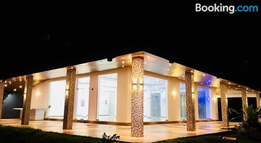 Methu Green Mount Hotel